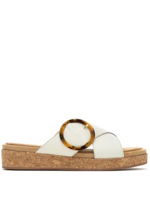 Sandalia Mujer June Buckle Slide Beige