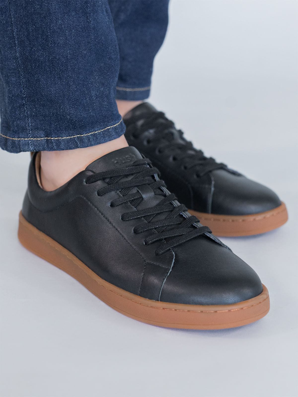 Zapatilla Cuero Mujer Tottem Negro