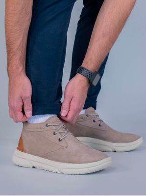 Botin Cuero Baylor Chukka Gris Hush Puppies