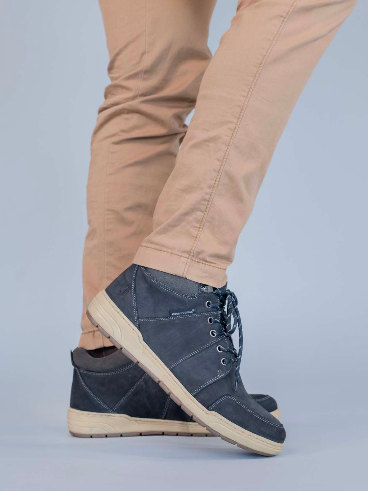 Botin Cuero Fiord Gris Oscuro Hush Puppies