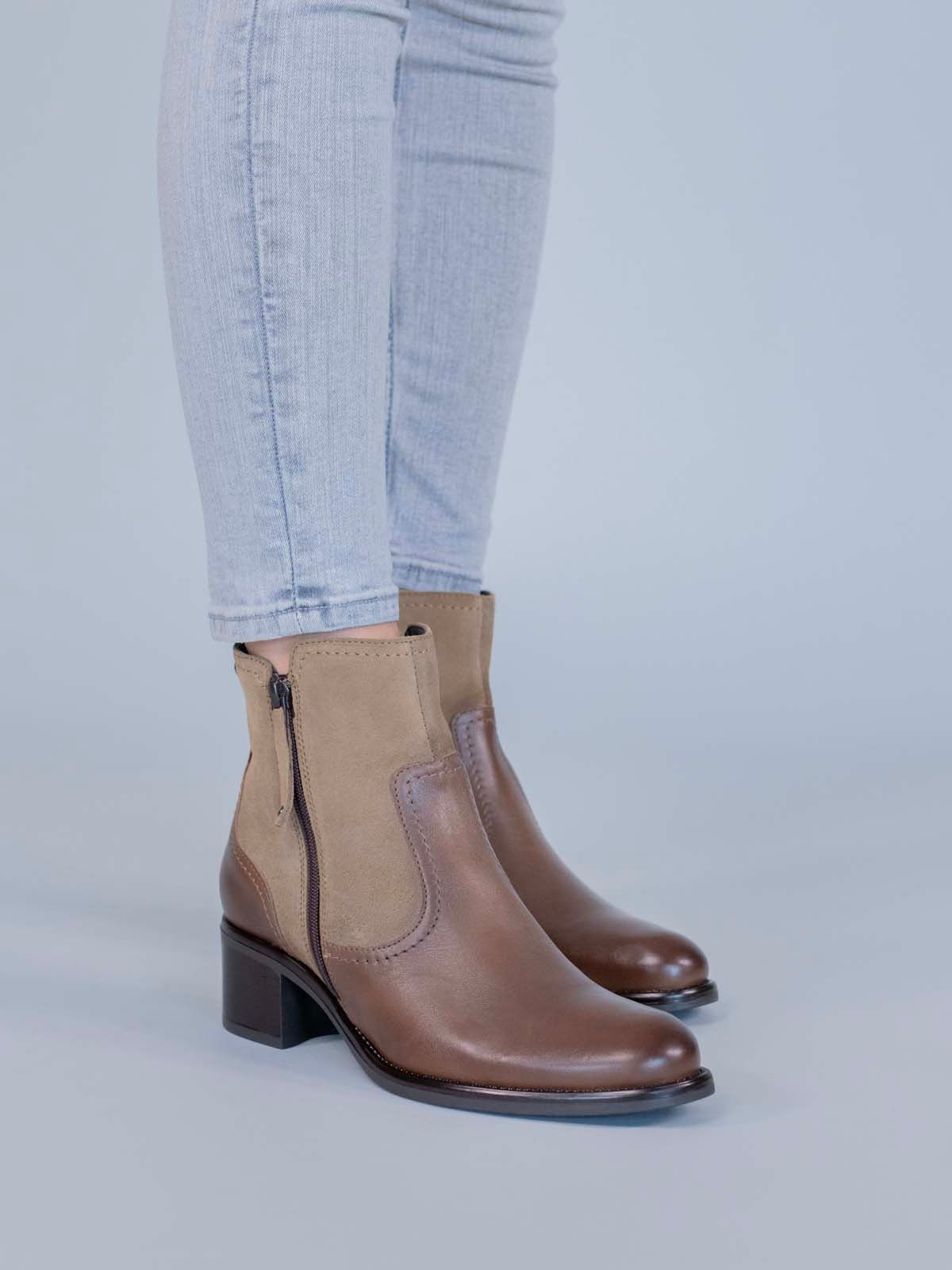 Botin Cuero Ellee Café Hush Puppies