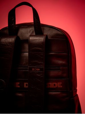 Mochila Cuero Hombre Sw Darth Vader Back Negro Hush Puppies